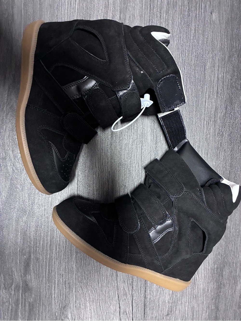 New Women’s high top shoe size 8